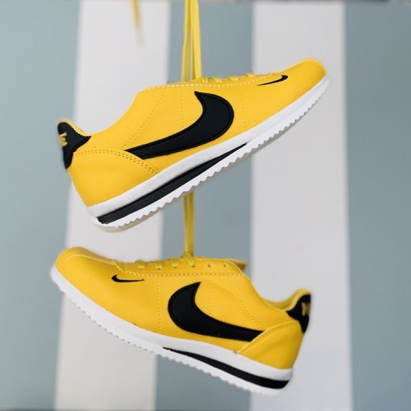 Nike Cortez Amarillo