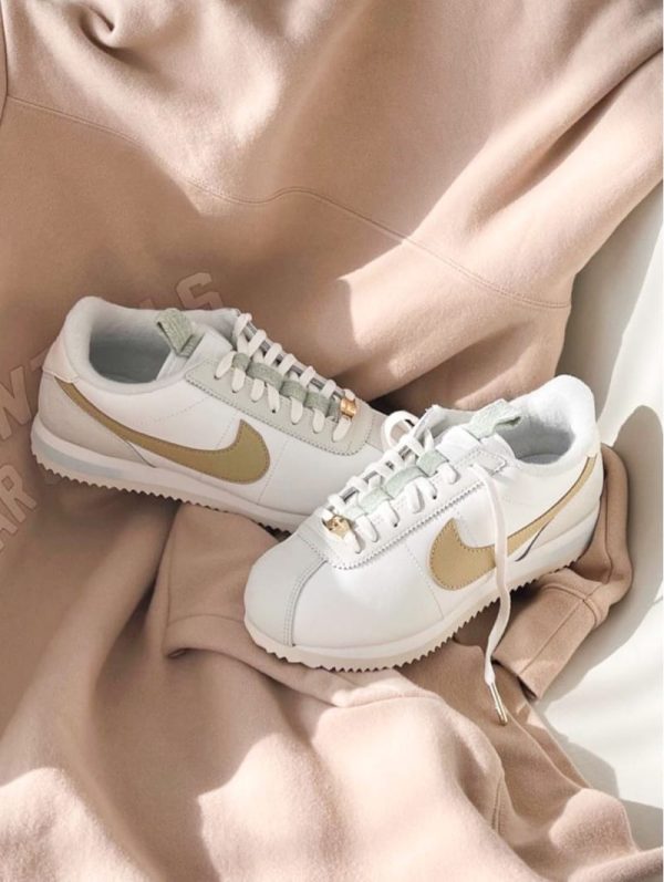 800x Nike Cortez - Blancas Gold
