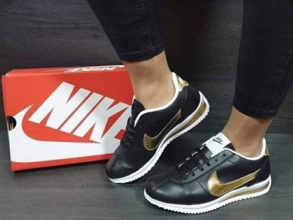 Cortez-Negro-oro-1 Nike Cortez - Negras Gold