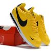 Nike_Classic_Cortez_SE_Prm_Leather_Yellow_Black_Embroidery_807473-700_P02 Nike Cortez - Amarillas